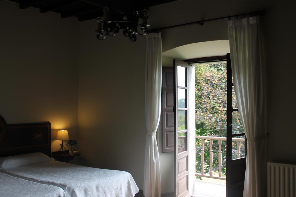 Hotel Palacio Conde Toreno Salas  Zimmer foto